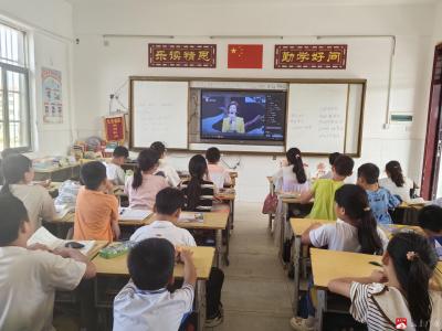 太平镇中心小学组织学生观看消防安全公开课