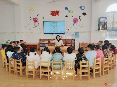 红枣冰糖炖雪梨 暖心只为你——广办中心幼儿园开展“大雪”节气食育课堂