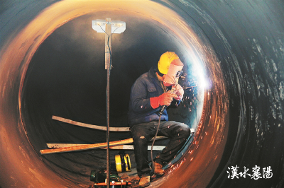 一把焊枪、一颗匠心！这些襄阳农民工参建国家重点项目，日薪最高超800元