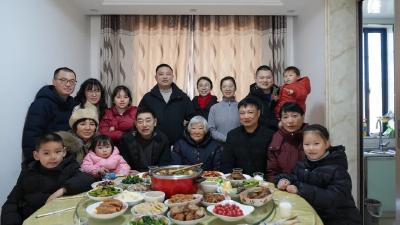 新春走基层丨7张“全家福”，带你感受襄阳人的“小确幸”