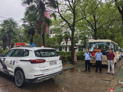 平安启程 警灯护航——太平派出所暖心送考助学子