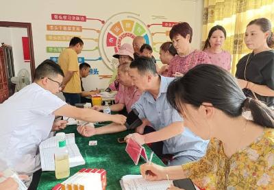 【越·广水】带着设备跑 围着百姓转 广水市二医院为居民组织社区义诊