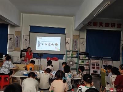 余店镇：用英语点亮童年 爱心托管班架起世界之桥