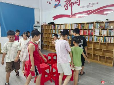 余店镇爱心托管班：方寸教室里的成长协奏曲