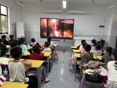 广水市应办渡蚁桥学校：多措并举织密 “防护网”   筑牢国庆中秋假期安全防线