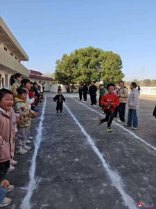 激情拼搏，见证成长——蒋林中心小学冬季运动会圆满落幕