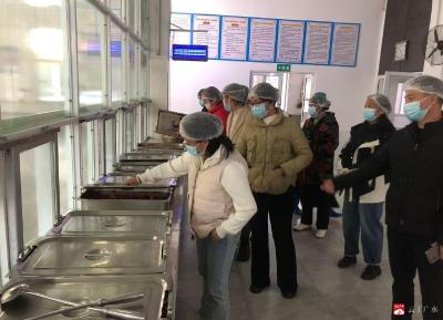 广水市第二实验初级中学：家校携手育新苗  食堂开放暖人心