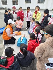 爱心播撒安全种子 技能守护童年成长——壹基金公益活动走进骆店镇中心小学