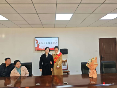 温情致敬三十载奉献  李店镇为退休干部举办荣誉退休仪式