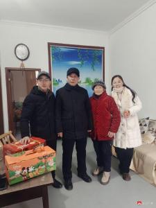 十里中学领导走访慰问退休教师及困难教职工