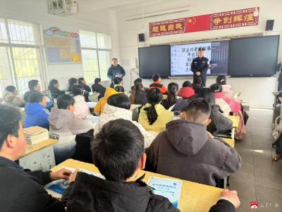 警心护苗 反诈同行——余店镇滨河学校开展“反诈防骗校园行”主题宣传活动