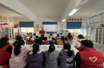 小托班传递大精神 新课堂播种新希望——余店镇寒假爱心托班以党的二十届四中全会精神点亮“开学第一课”