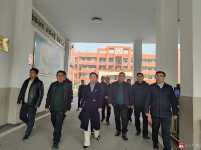 广水市领导莅临十里中心小学检查指导开学工作