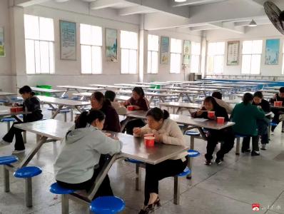 暮春时节共鉴“食”光，家校携手护航成长——郝店镇中心中学四月食堂家长开放日活动纪实  
