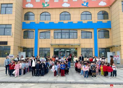 芳菲四月  放飞希望