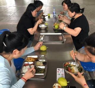 广水市第二实验初级中学：家校零距离 “食”光护成长