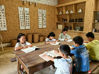 陈巷镇董家龙湾：把“文明种子”包进粽子里 