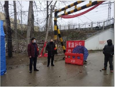 风雪中，他们在坚守