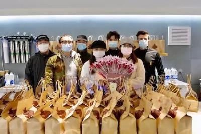 小店免费给医护人员送咖啡！几天后一看账户懵了…