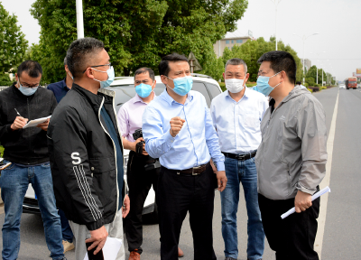 县领导督办县城环境整治暨寻根节氛围营造工作