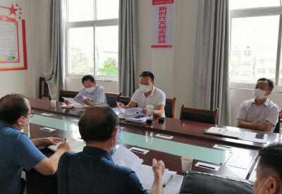 县领导到辖区部分乡镇卫生院调研城乡居民医保运行情况