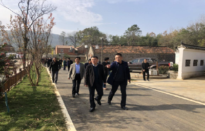 洪山镇：“走出去”考察学习 “取经”美丽乡村建设