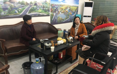 县人大常委会领导到均川镇东润紫海田园项目部了解项目困境和难点