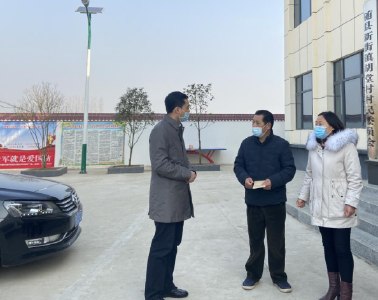 县领导到新街镇看望慰问困难党员
