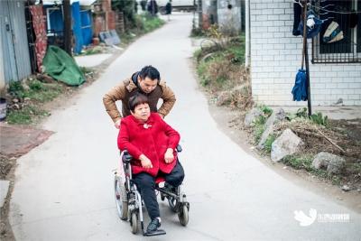 【幸福见证人】他曾凑不齐研究生学费！现在，这位东西湖医生说……