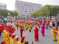 连日来，东西湖区各街道、社区纷纷组织元宵民俗活动