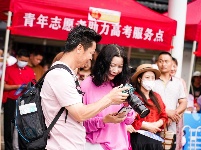 开开心心进考场，我们都为你加油！