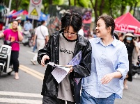 开开心心进考场，我们都为你加油！