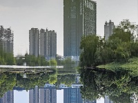 这是什么神仙公园，倒影也太美了吧