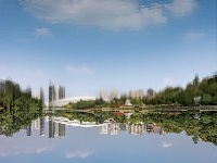 这是什么神仙公园，倒影也太美了吧