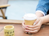 深秋，有一杯温热“村咖”在等你