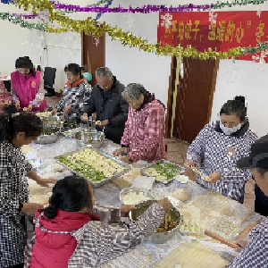 打靶堤社区：热乎的饺子 温暖的心