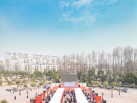 东西湖招聘会，火热ing！