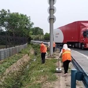 柏泉环卫多措并举守护城乡颜值
