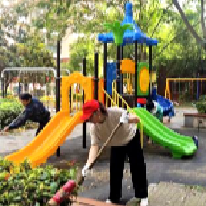 “洁”尽全力展新颜 “扫”出社区新温度