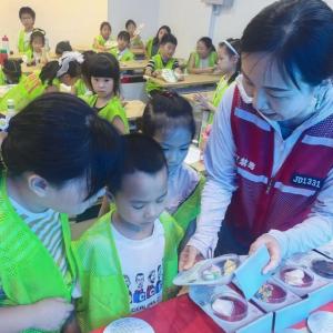 “童”行守护，禁毒安全宣传走进暑期托管班