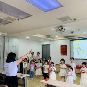 祁家山社区公益亲子阅读暖心活动开展