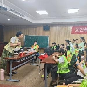 这个社区的暑托班有点“艺”思