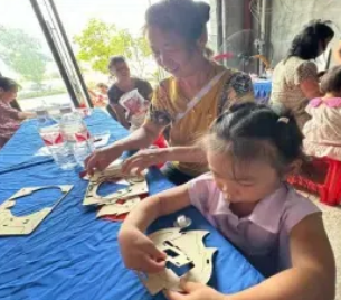 赤志传薪火 “湖”光耀少年 | 杜公湖社区开展爱国主题教育活动