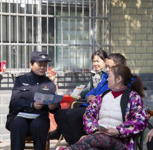 民警客串“销售员” 化解“鸡鸭鹅”纠纷