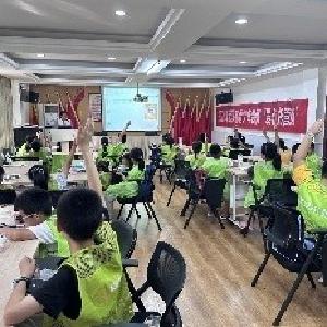 巧手承传统，亲子指尖共织秋色