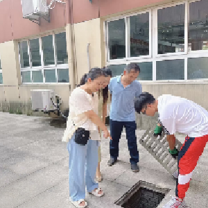 梦佳社区开展“筑牢健康防线，迎接新学期”基孔肯雅热检查行动