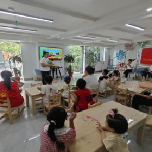 吴南里社区“时光书签 共读四季——小魔怪的上学奇妙之旅”活动开展