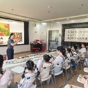 长青社区 “指尖造趣” 亲子手工坊启动第二期