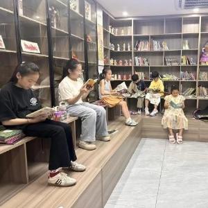 将南社区儿童之家：暑期里的清凉书香小天地