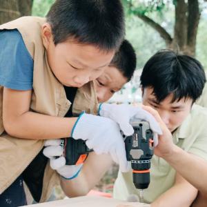 茅庙集社区儿童自然教育新玩法：这个夏天，我们为昆虫建别墅